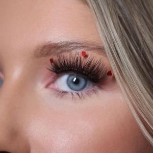 💜 Splashes Lashes Red Hearts Faux Eye Lashes NWT